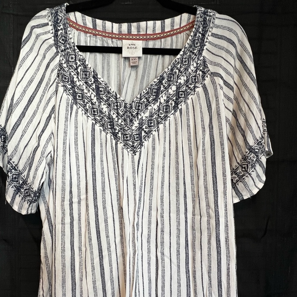 Target brand Knox Rose top. Super cute